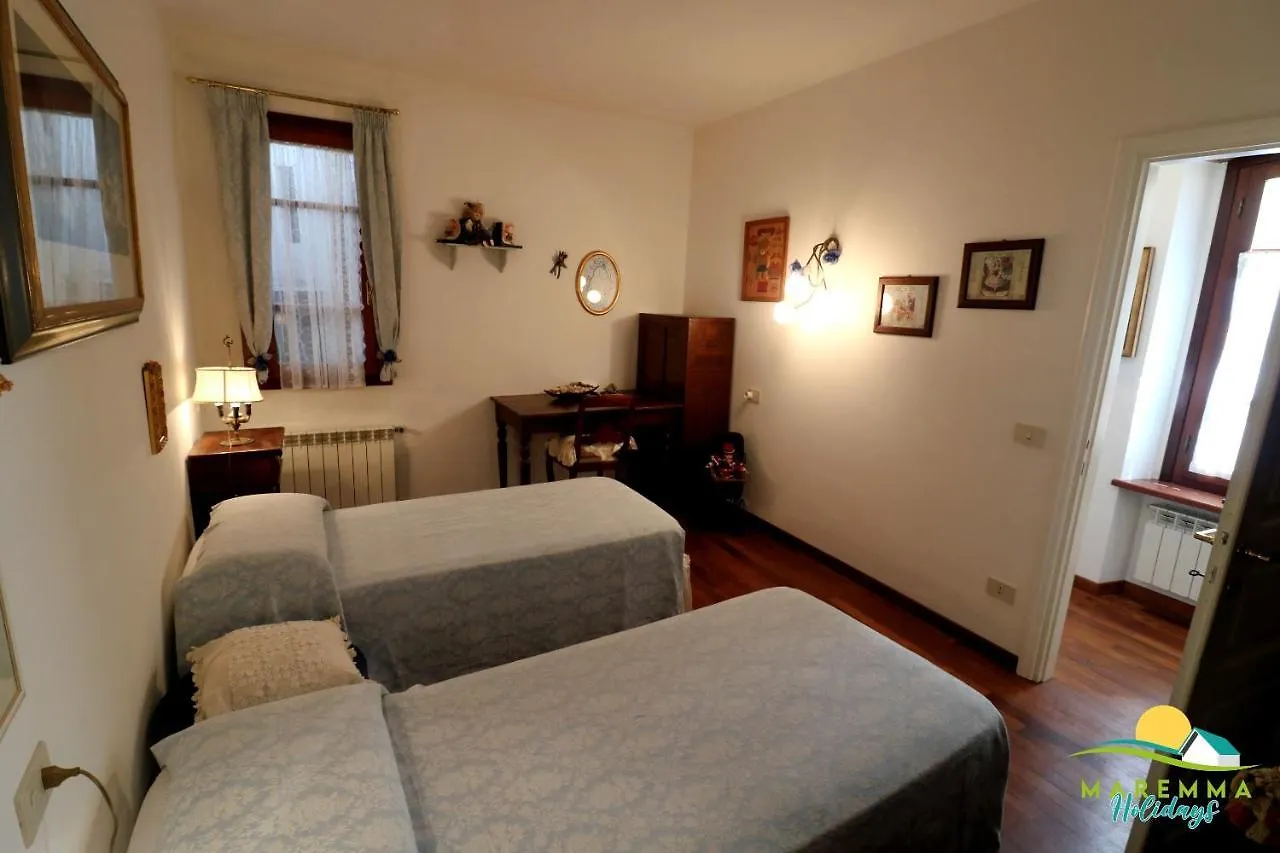 Maremma Holidays : Casa Lory Massa Marittima